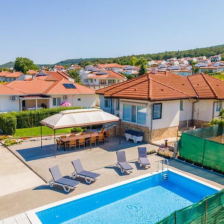 Geranium Holliday Villas Obrochishte Exterior photo