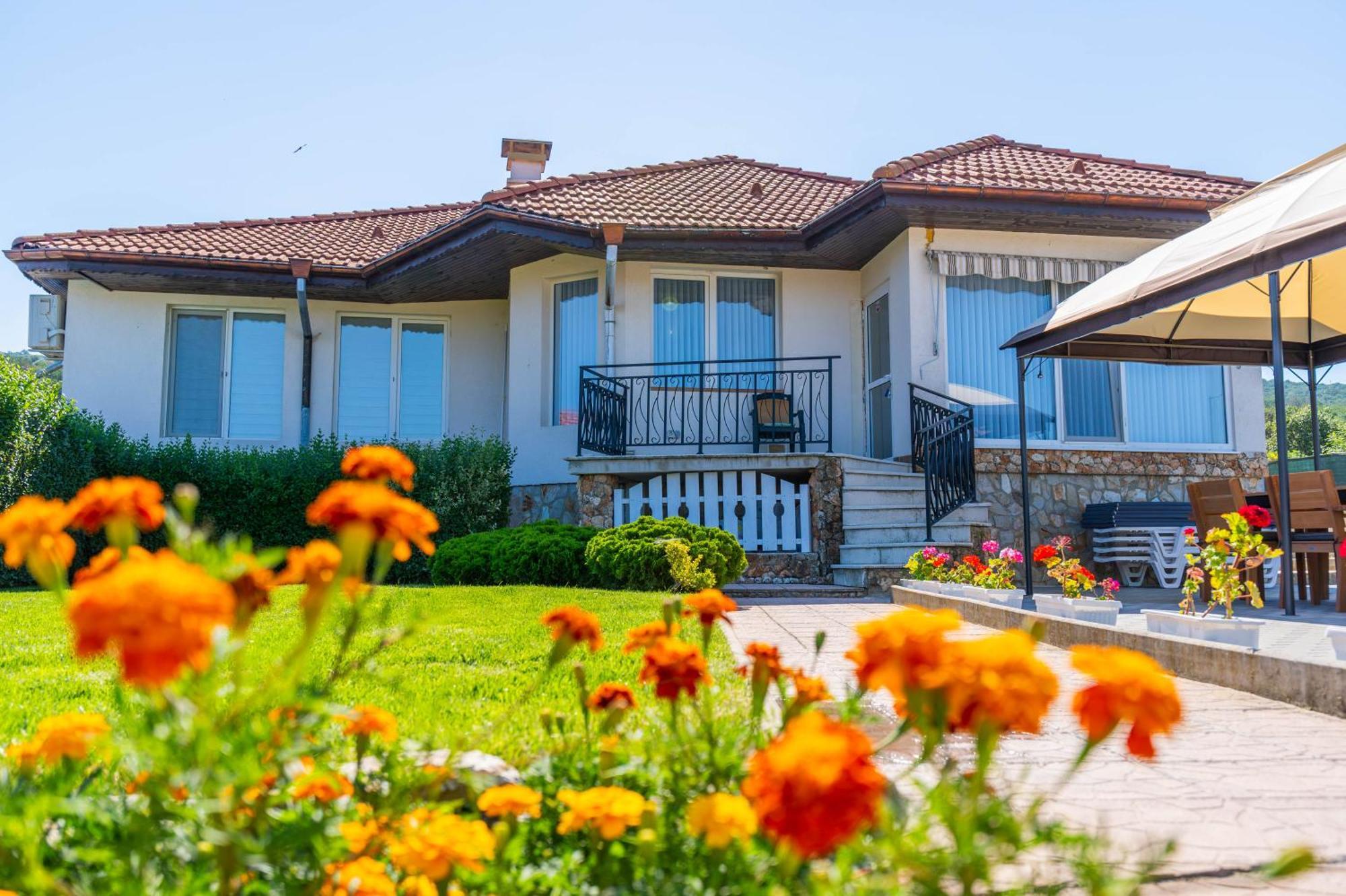 Geranium Holliday Villas Obrochishte Exterior photo